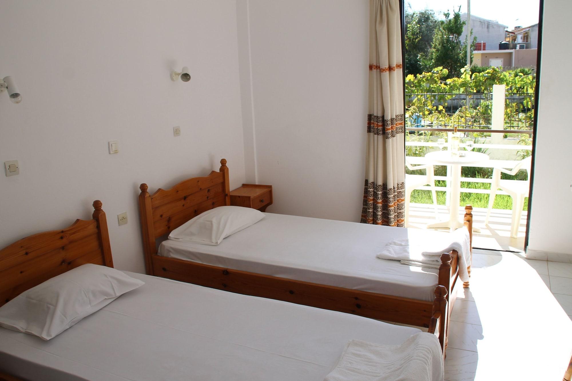 Kavos Central Gardens Luaran gambar