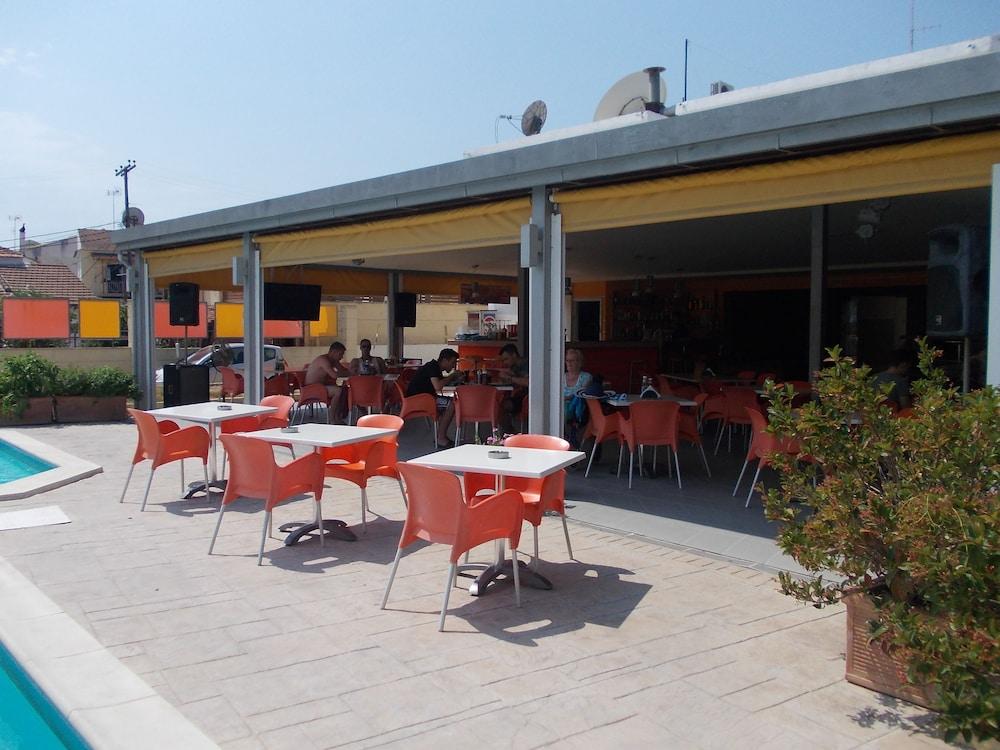 Kavos Central Gardens Luaran gambar