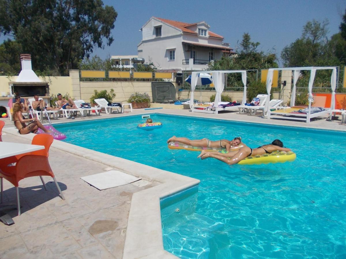 Kavos Central Gardens Luaran gambar