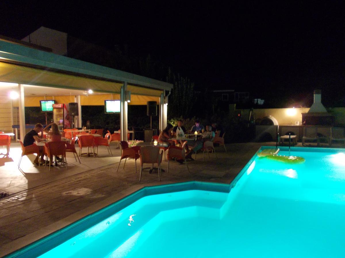 Kavos Central Gardens Luaran gambar