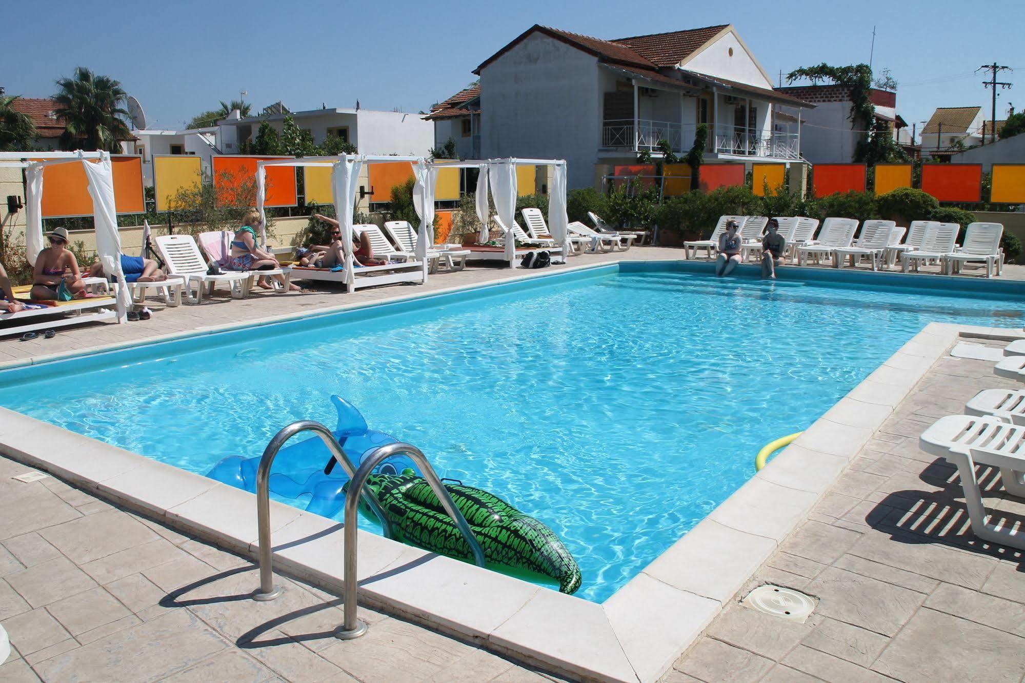 Kavos Central Gardens Luaran gambar